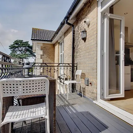 Turay Court Holiday Apartments Bournemouth Exterior photo